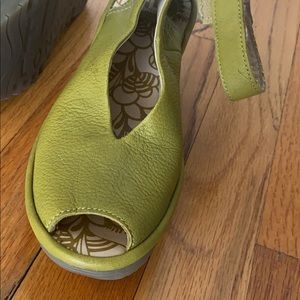 Fly London 37 Yala Green like new